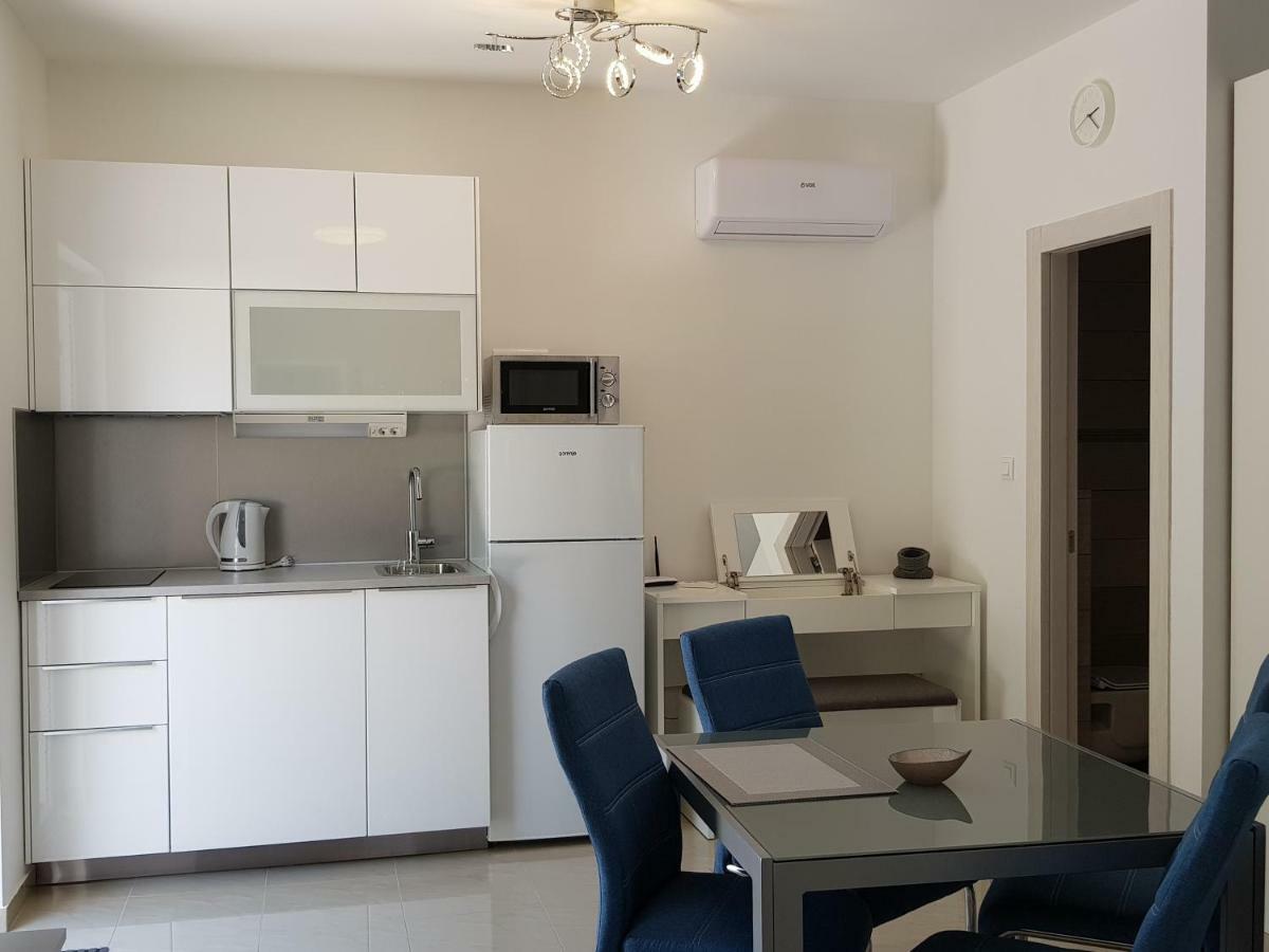 Evita Fazana Premium Studio Apartments Exterior photo